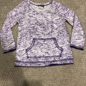 Adorable long sleeve top!